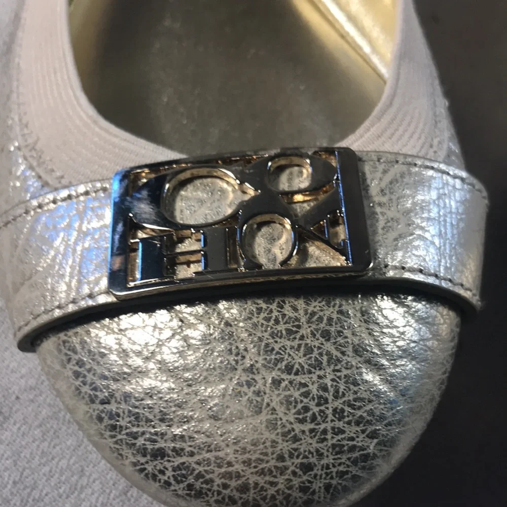 Coach Dora Cuba Textured Metallic Platinum Gold Logo Women's Ballet Pull On Flat